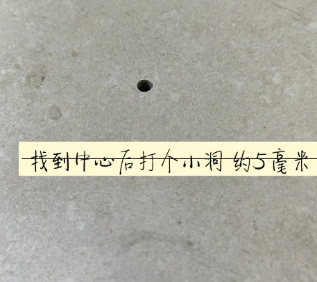 西城瓷砖空鼓维修公司专业解答在瓷砖铺贴过程中，如果砂料搅拌不均匀，将会带来以下问题